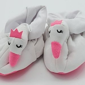NWOT- Swan Crib Shoes Cloud Island Size 0-3 mths.
